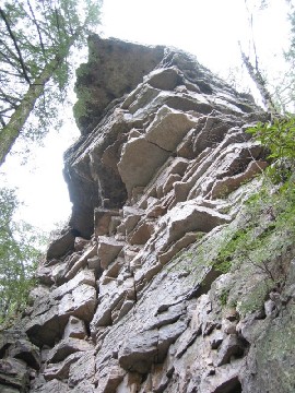 [Rocky Gap Spillway Cliff - the great
roof]